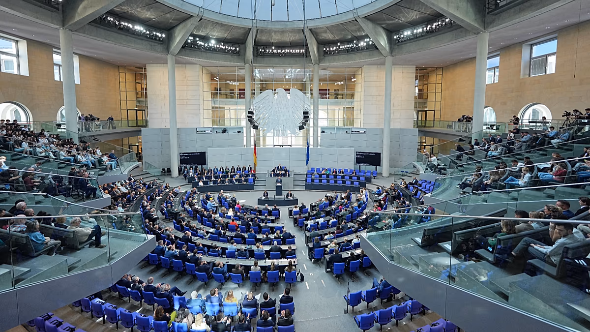 Deutschlands Merz kündigt weitreichende Reformen an: Steuersenkungen, Rentenreform und neue Regeln für den Krankenstand