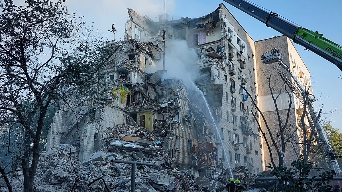 Die Ukraine fordert Luftverteidigung, da Russland nach einem nächtlichen Angriff mit weiteren Angriffen auf Kiew droht