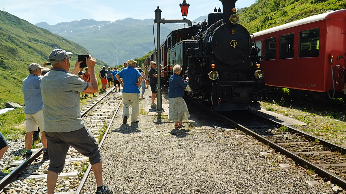 Diese Dampfeisenbahn, die durch die Schweizer Alpen fährt, feiert ihr 100-jähriges Jubiläum