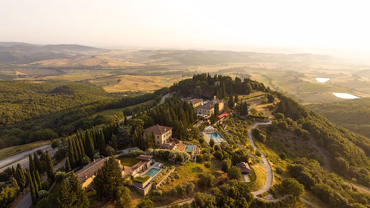 Dieses toskanische Hotel mit eigenem Weinberg und Golfclub wurde gerade zum besten Europas gekürt