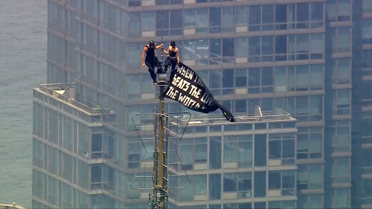 Draufgängerisches Paar wegen Verbrechen wegen Stunt-Stunt für Empire-State-Building-Plan angeklagt