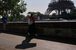Europäische Hitzewelle erzwingt vorzeitige Schließung des Eiffelturms und Schließung von Touristenattraktionen