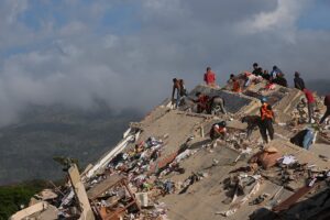 Europäische Rettungsteams treffen in Venezuela ein, um verzweifelt nach Erdbebenüberlebenden zu suchen
