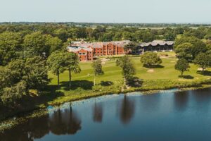 Fairmonts neues englisches Seeresort verfügt über ein Restaurant von Gordon Ramsay, ein Spa und einen Golfplatz