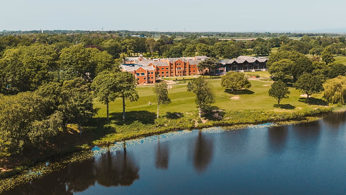 Fairmonts neues englisches Seeresort verfügt über ein Restaurant von Gordon Ramsay, ein Spa und einen Golfplatz