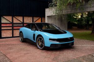 Ferraris Marketingchef kündigt nach problematischem EV-Debüt, da ein ehemaliger BMW-Manager einspringt