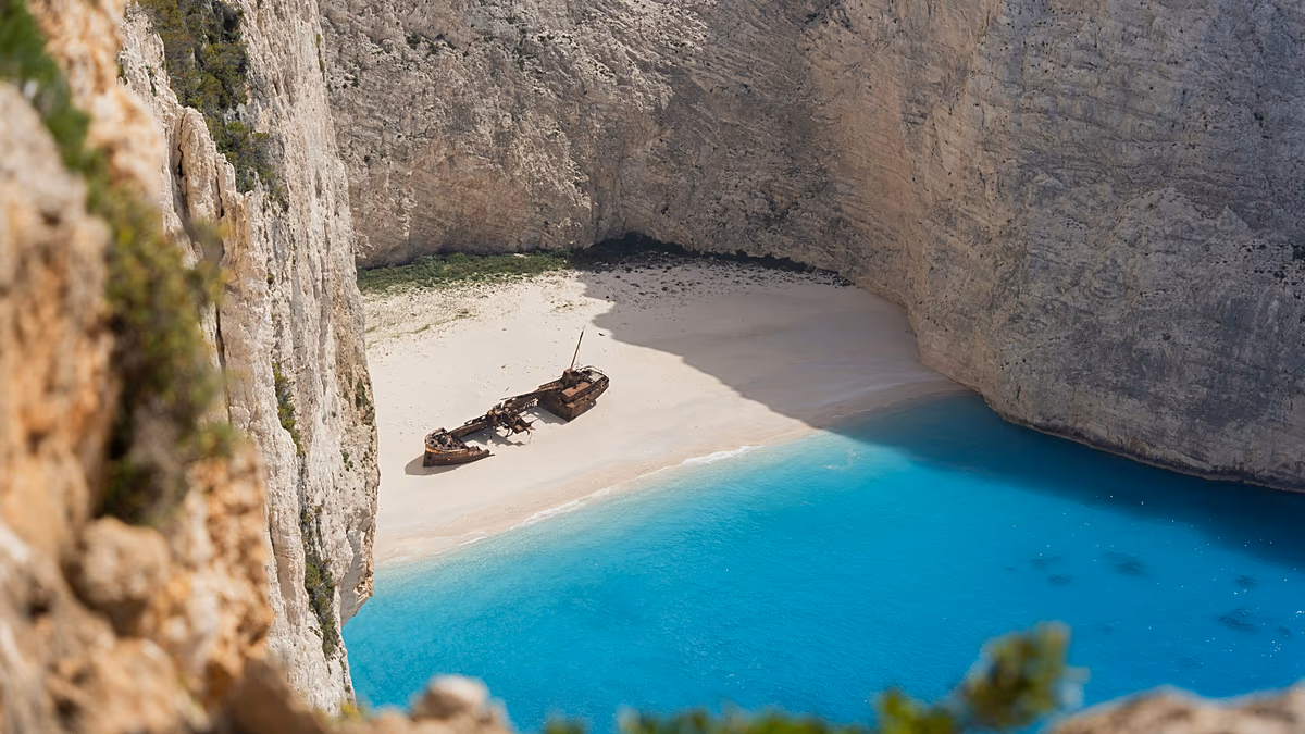 Griechenlands berühmter „Shipwreck Beach“ wird erweitert, um sein berühmtes Wrack zu retten