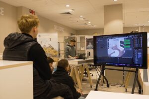 KI, VR, Lernen der Zukunft in jedem Alter, auf einem kostenlosen digitalen Campus mit über 600 Kursen