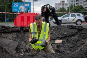 Krieg in der Ukraine: Kiew wird von russischen ballistischen Raketen und einem Drohnenschwarm getroffen, 10 Verletzte