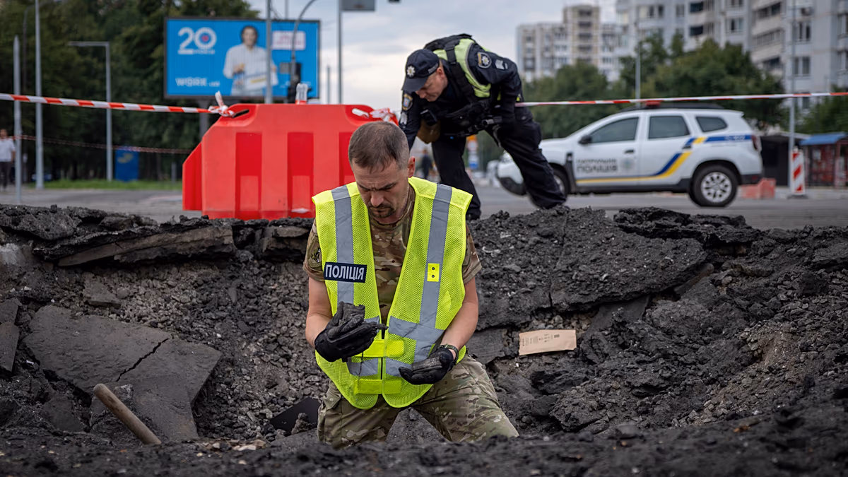 Krieg in der Ukraine: Kiew wird von russischen ballistischen Raketen und einem Drohnenschwarm getroffen, 10 Verletzte