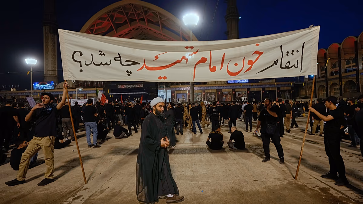 Laudator bei Khameneis Beerdigung im Iran fordert den Tod von Donald Trump