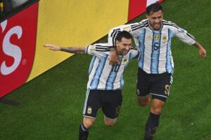 Messi baut seinen Torrekord bei der Weltmeisterschaft mit einem Sieg über Österreich aus, während Frankreich und Norwegen in die K.-o.-Runde einziehen