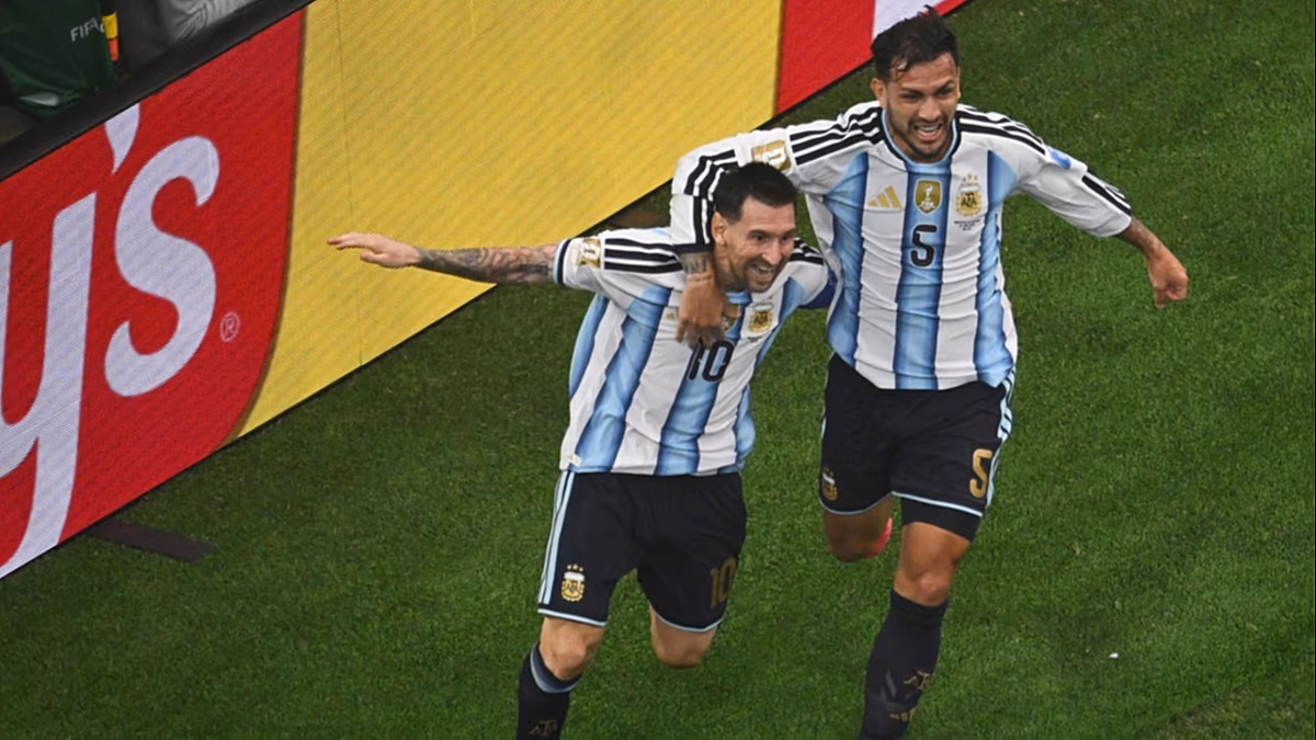 Messi baut seinen Torrekord bei der Weltmeisterschaft mit einem Sieg über Österreich aus, während Frankreich und Norwegen in die K.-o.-Runde einziehen