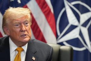 Nach einem Schusswechsel zwischen den USA und dem Iran sagt Trump, dass der Waffenstillstand mit Teheran „beendet“ sei