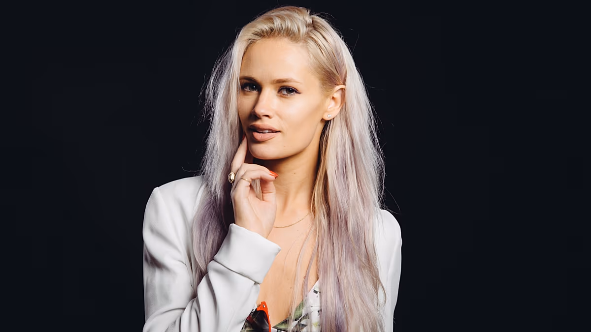 Party Rock Anthem-Sängerin Lauren Bennett ist im Alter von 37 Jahren gestorben