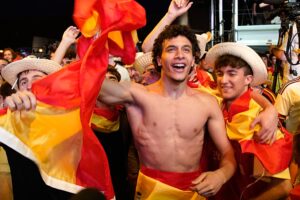 Spaniens Fans feiern den Einzug ins WM-Halbfinale nach Belgiens Sieg