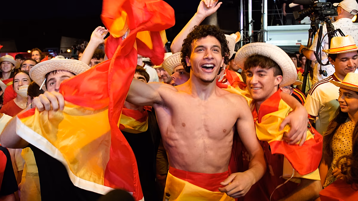 Spaniens Fans feiern den Einzug ins WM-Halbfinale nach Belgiens Sieg