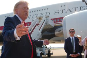 Trump hält es für „lächerlich“, dass die USA ihre derzeitige Unterstützung für die NATO aufrechterhalten