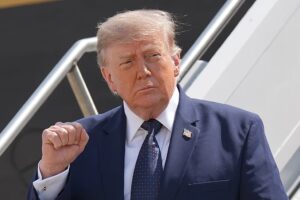 Trump hinterfragt Tuchels Taktik im Halbfinal-Unentschieden Englands gegen Argentinien