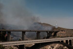 Waldbrand in Spanien: Feuerwehrleute gewinnen an Boden, als Evakuierte aus Almería nach Hause zurückkehren