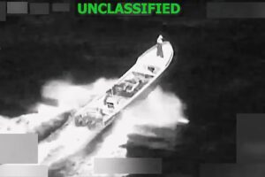 Bei einem US-Angriff auf ein mutmaßliches Drogenschmuggelboot im Pazifischen Ozean sind mindestens zwei Menschen getötet worden