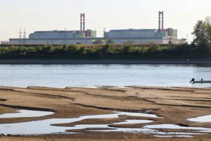 Das ungarische Atomkraftwerk Paks steht vor der Abschaltung, da der Wasserstand der Donau einen Rekordtiefstand erreicht hat