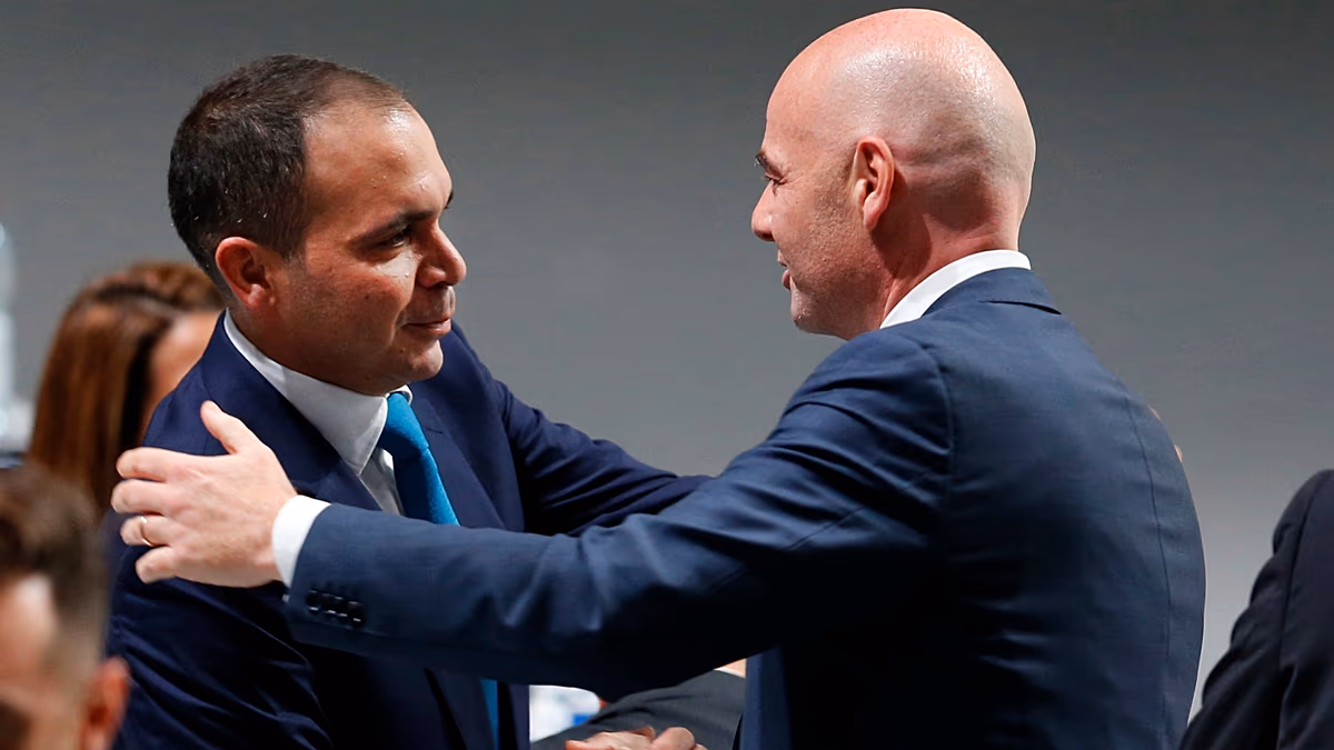 Der frühere FIFA-Vizepräsident Prinz Ali wirft Infantino „Erpressung“ vor, da der Druck auf die Führung zunimmt