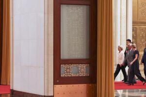 Die EU vollzieht einen Drahtseilakt zwischen den großen Hegemonen der Welt