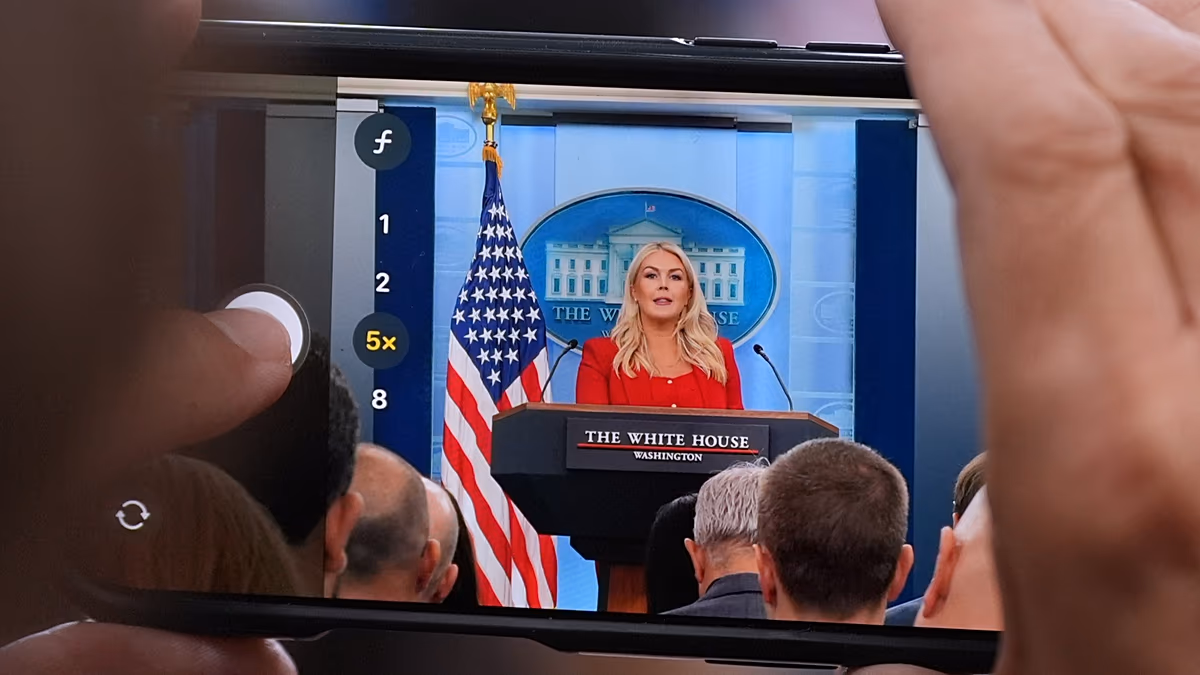 Die Pressesprecherin des Weißen Hauses, Karoline Leavitt, wird Ende des Monats ihr Amt niederlegen, sagt Trump