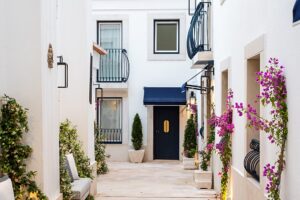 Dieses Boutique-Hotel in Lissabon verfügt über eine hauseigene Bibliothek, Sonnenuntergangssitzungen auf dem Dach und eine Auswahl an Kissen