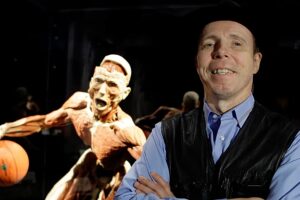 Gunther von Hagens, Schöpfer von Ausstellungen mit konservierten menschlichen Leichen, stirbt im Alter von 81 Jahren