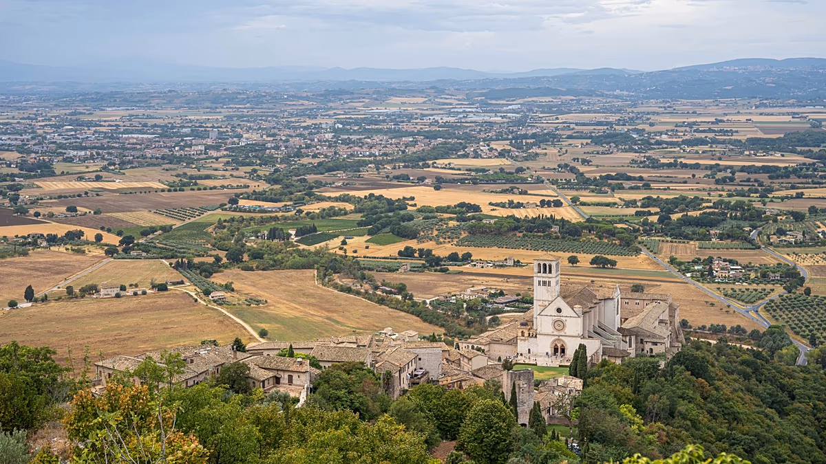 Italien stellt im Vorfeld des Papstbesuchs in Assisi ein 1.500 km langes Wegenetz vor, das dem Heiligen Franziskus gewidmet ist