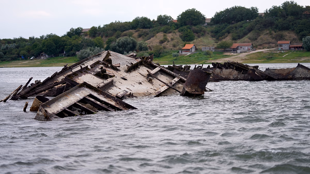 Niedrigwasser: EU räumt alte Nazi-Kriegsschiffe aus der Donau
