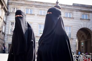 Portugal erlässt ein „Burka-Gesetz“, das Gesichtsbedeckungen im öffentlichen Raum verbietet