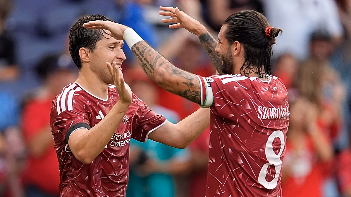Tech-Titan Jeff Bezos hat ein Auge auf Liverpool, da immer mehr US-Mogule britische Teams aufkaufen