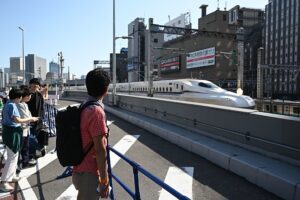 Viele befürchteten den Tod, nachdem das Erdbeben Käufer in einem japanischen Einkaufszentrum eingeschlossen hatte