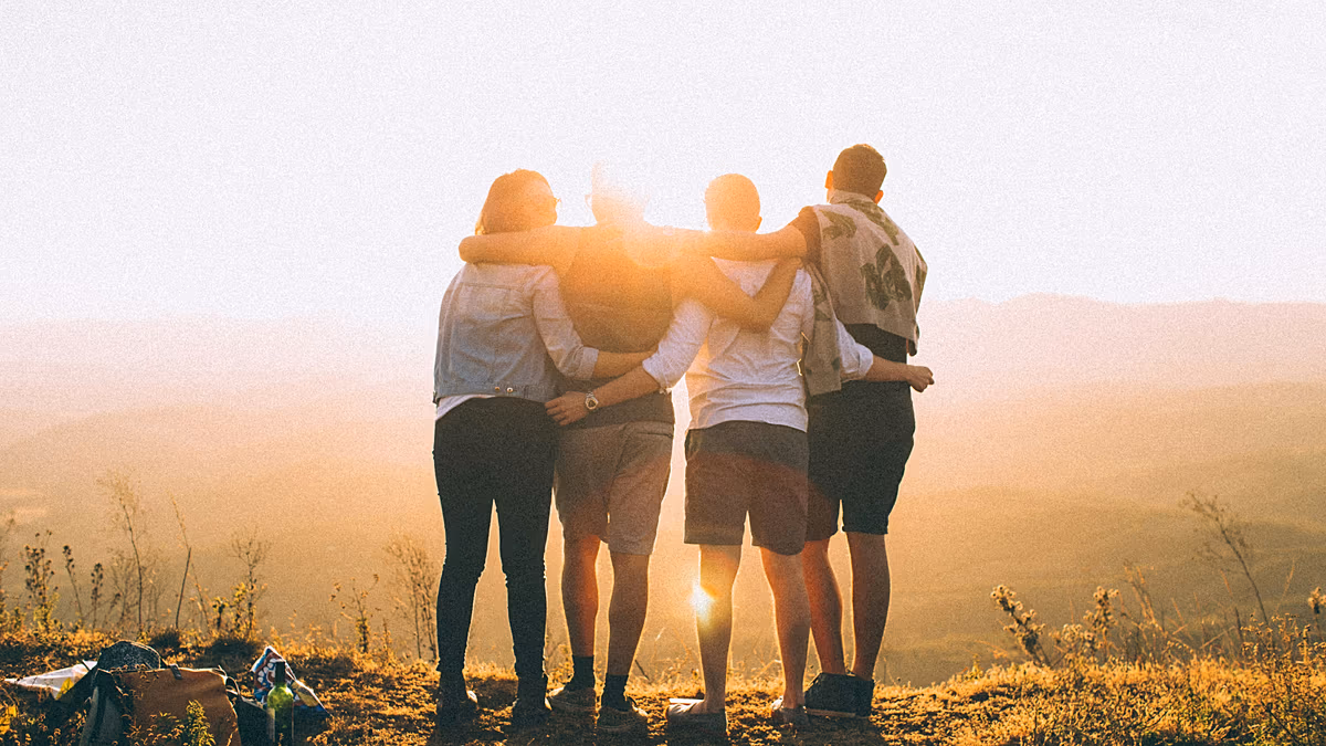 Y2K-Reisen sind der nostalgische Urlaubstrend, der die Millennials in die 90er und 2000er Jahre zurückversetzt