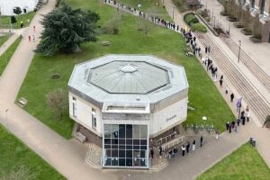 Zwei britische Universitäten fusionieren zur ersten „Superuniversität“ des Landes