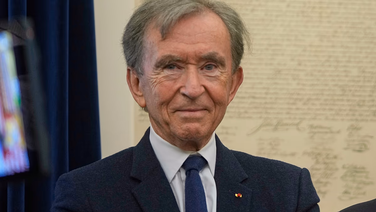 „Er politisiert seine Haltung“: X, ein Wendepunkt in der Kommunikation von Bernard Arnault