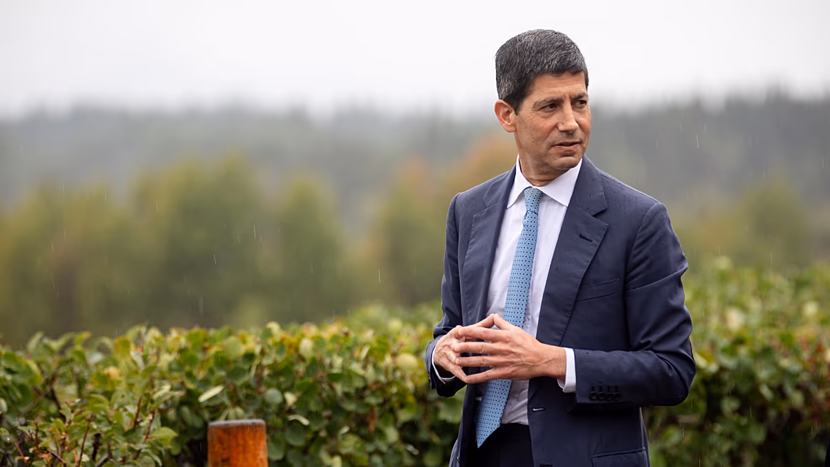 Warsh weist auf Inflationssorgen hin, da er die Forward Guidance der Fed ablehnt