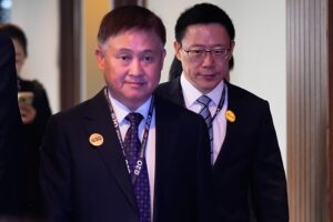 China investiert über 45 Milliarden Euro in staatliche Banken und Versicherungen, da sich das Wachstum verlangsamt