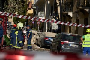 Bei einer Explosion in der Nähe der Akropolis stürzt ein Gebäude in der Plaka von Athen ein und zwei werden verletzt