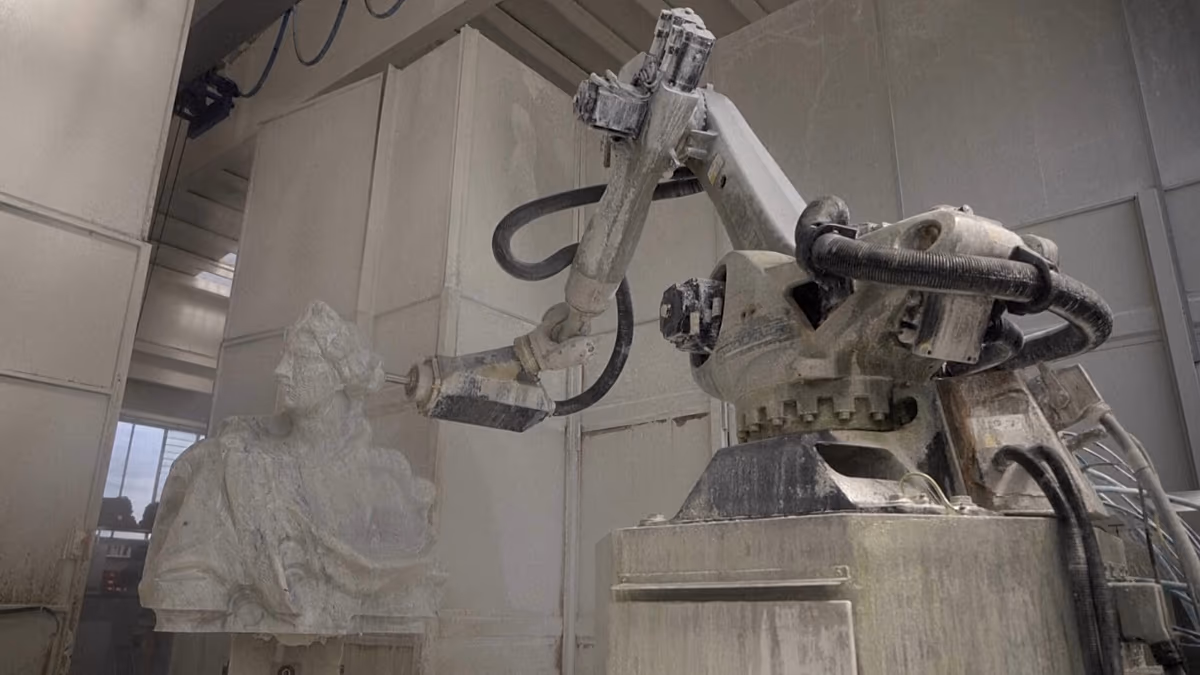 Carrara-Marmor: Kann eine von einem KI-Roboter geschaffene Skulptur als Kunst betrachtet werden?