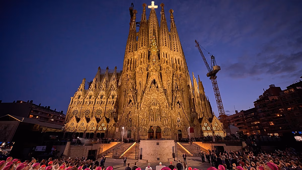 Das Geheimnis hinter den letzten Türmen der Sagrada Familia: Stein, Stahl und Leim des 21. Jahrhunderts