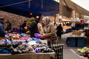 Die Türkei hebt die Inflationsprognose auf 28,4 % an, da der Nahostkonflikt die Aussichten nach oben treibt