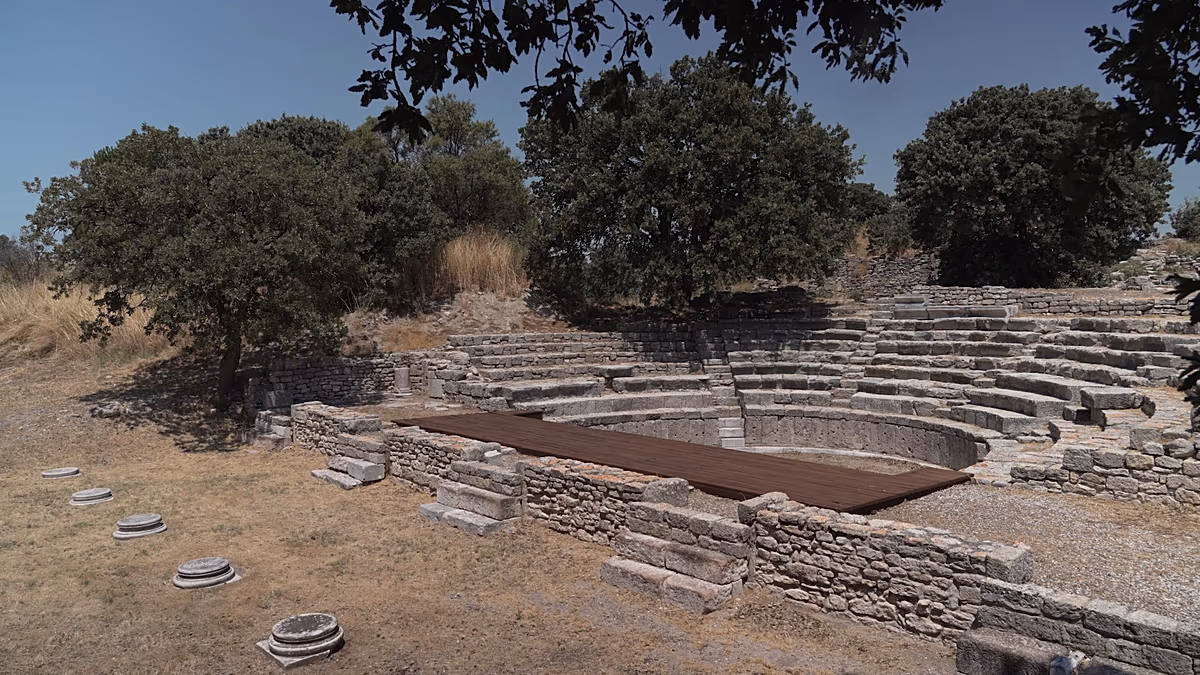 In Çanakkale zeugen die Ruinen Trojas und die Weinberge von Bozcaada von einer langen Geschichte