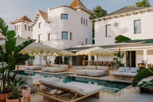 In Sitges wird ein atemberaubendes Hotel nur für Erwachsene inmitten historischer Villen eröffnet