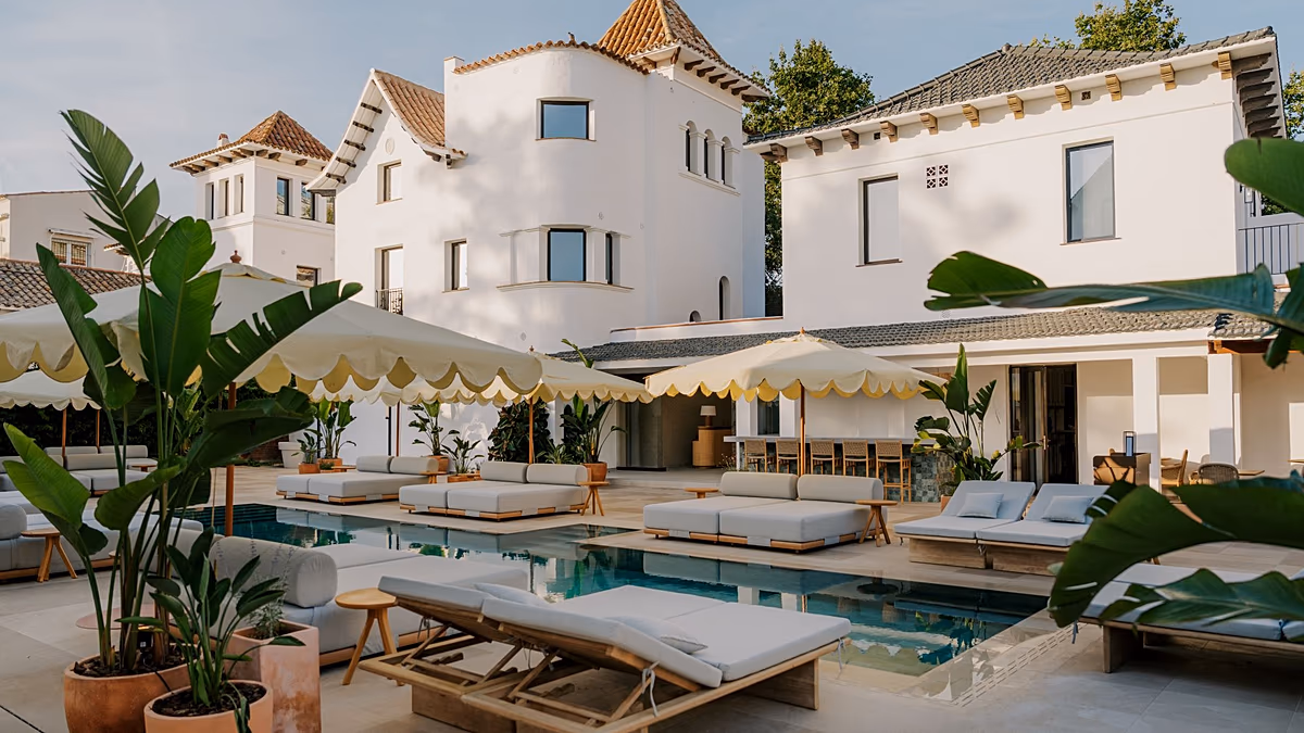 In Sitges wird ein atemberaubendes Hotel nur für Erwachsene inmitten historischer Villen eröffnet