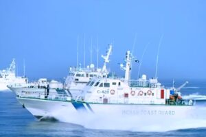 Indische Küstenwache startet Such- und Rettungsaktion, nachdem Frachtschiff im Golf von Bengalen gesunken ist
