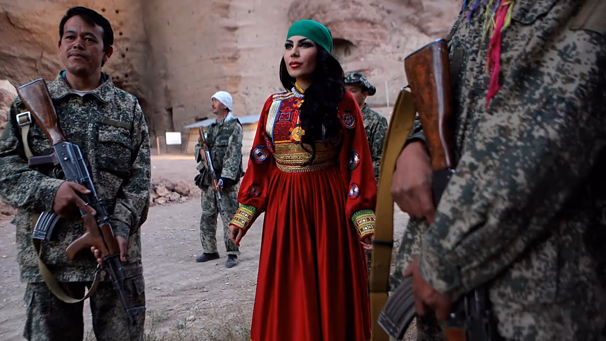 Nur für Damen: Der afghanische Popstar Aryana Sayeed tritt auf Europatournee gegen die Taliban an